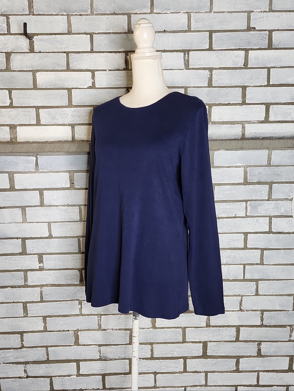 • NWT Chico's Women's Long Sleeve 100% Cotton T-Shirt Size 2 Large Blue